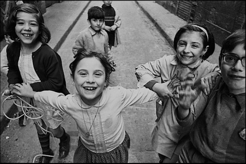 Street kids, Barcelona.1969 © Rob Walls 2013